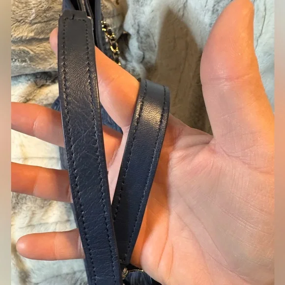 Tory Burch - Marion Leather Quilted Chain Tote - Navy Blue - EUC Dual Straps - Picture 10 of 13